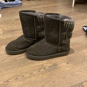 Girls size 3 boots